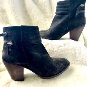 Diba Block Heel Ankle Boots Bootie
Black Size 9.5